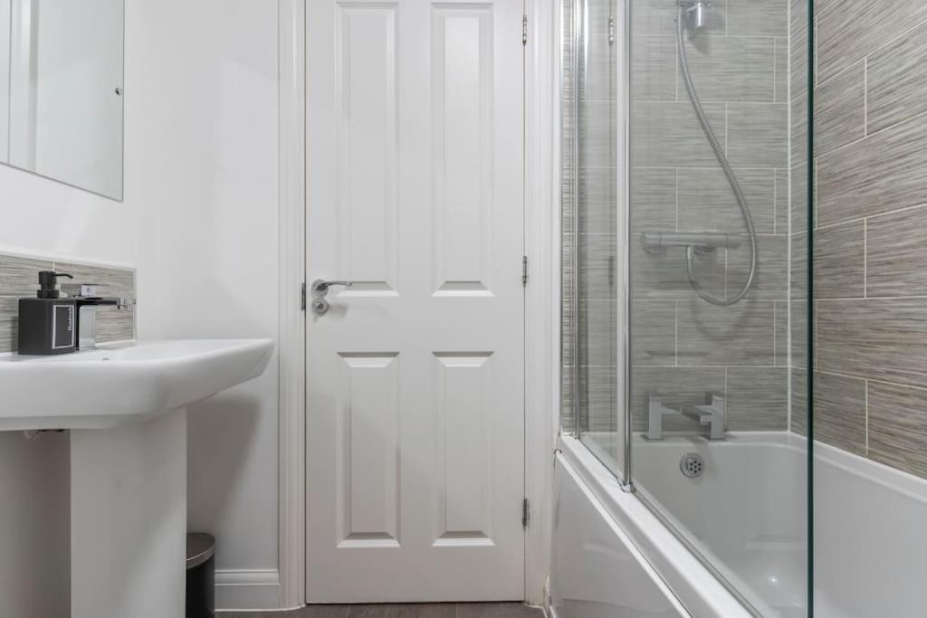 Luxury Centre 5 Bed House With Free Parking Birmingham